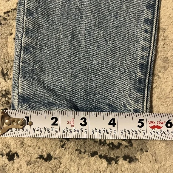 Levi's Women's Light Blue Classic Denim Jeans - Picture 9 of 15